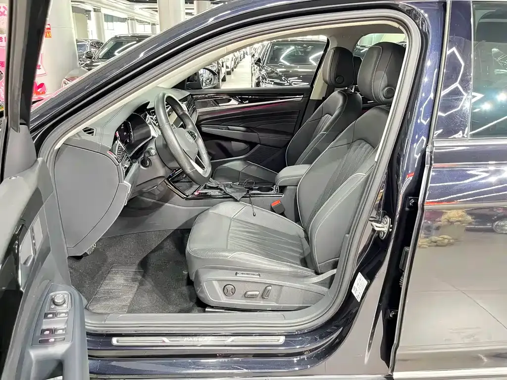 Volkswagen Passat — фото 8
