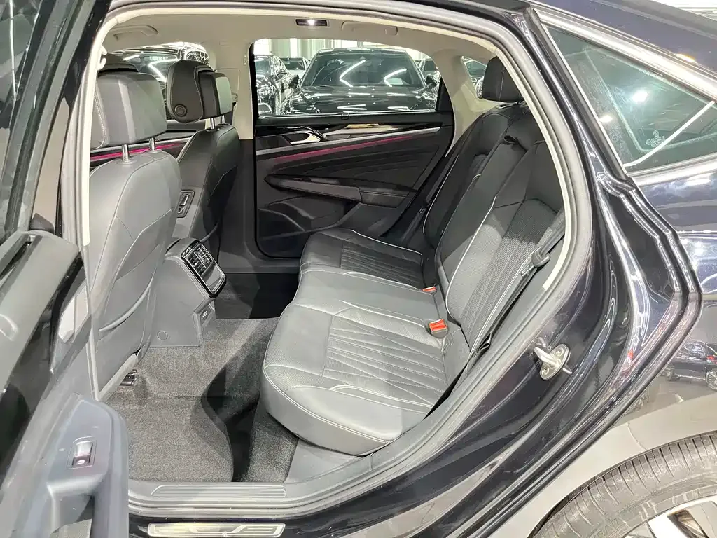 Volkswagen Passat — фото 3