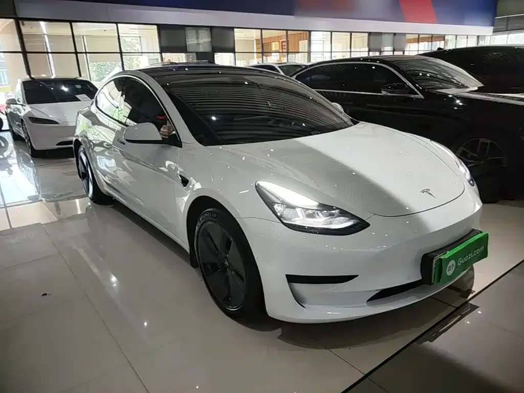 Tesla Model 3 — фото 4