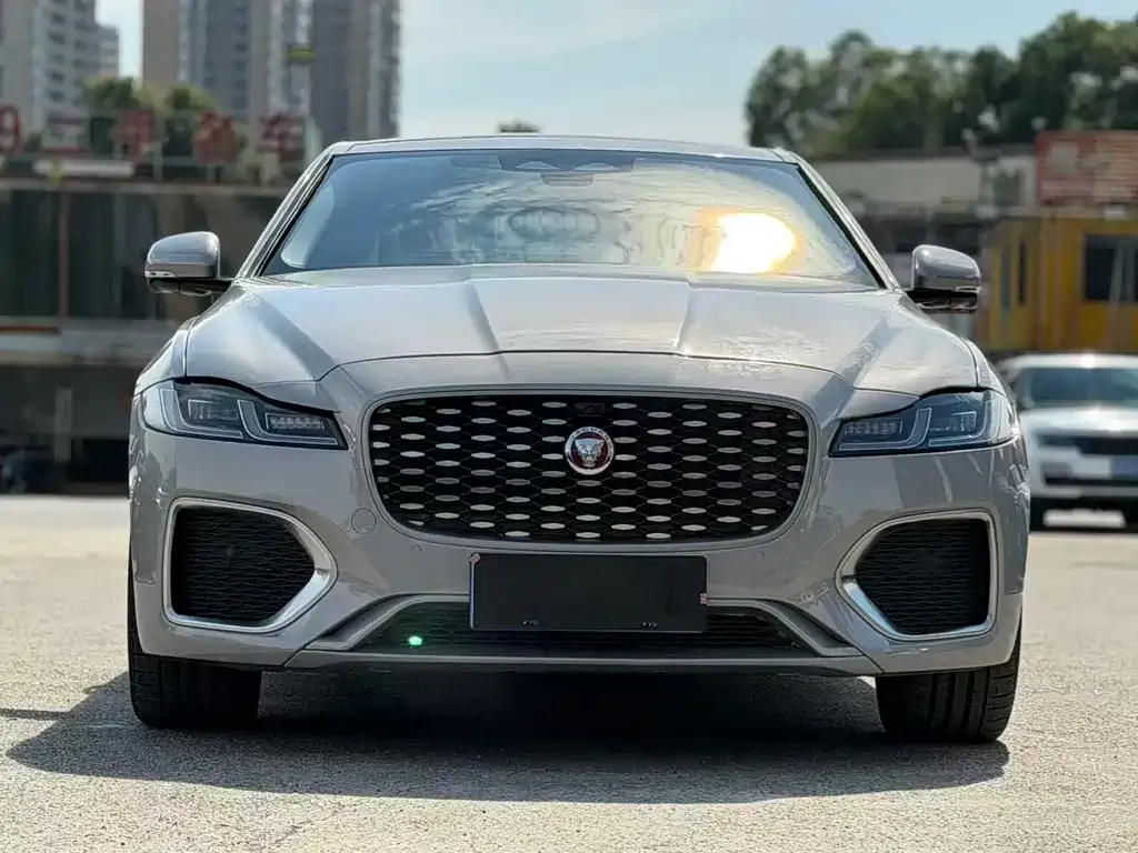 Jaguar XFL — фото 2