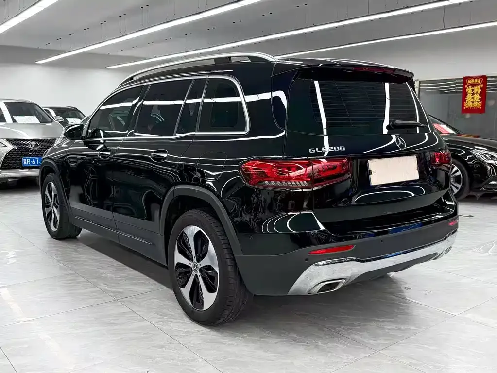 Mercedes-Benz GLB — фото 10