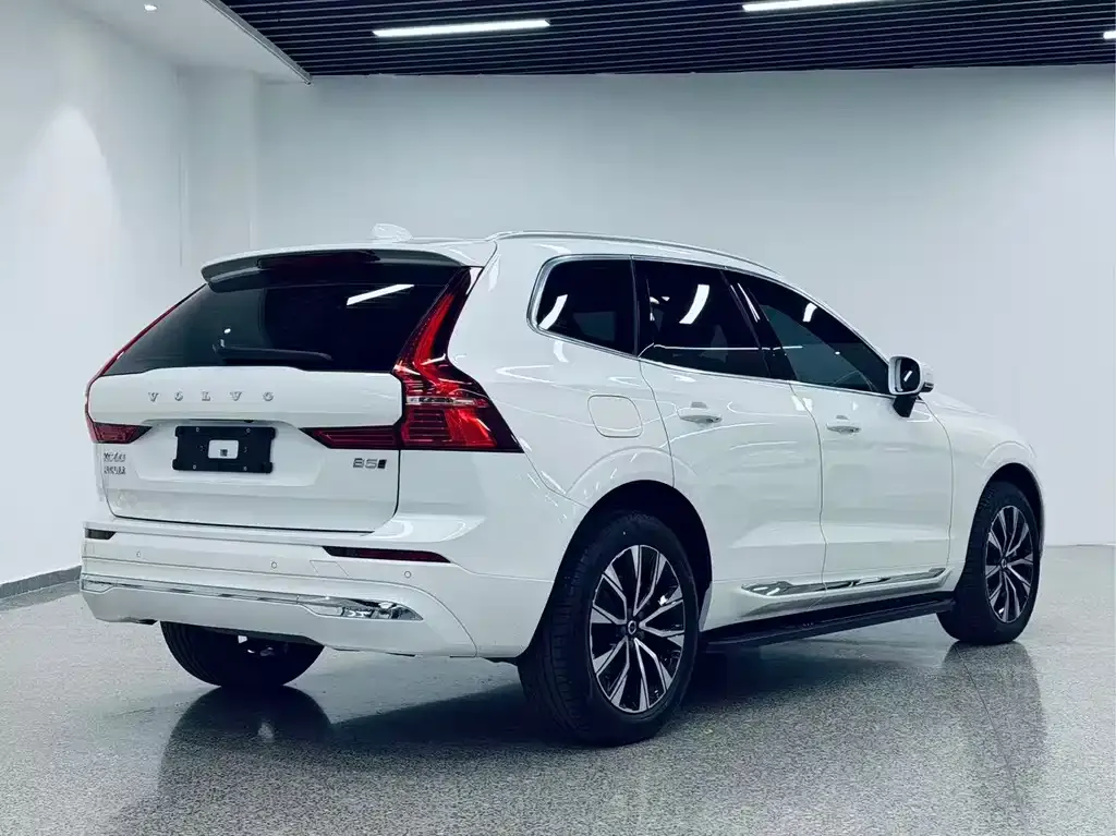 Volvo XC60 — фото 10
