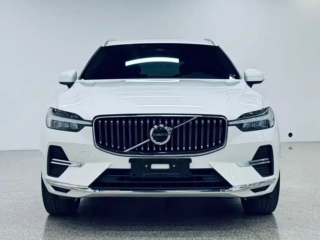 Volvo XC60 — фото 9