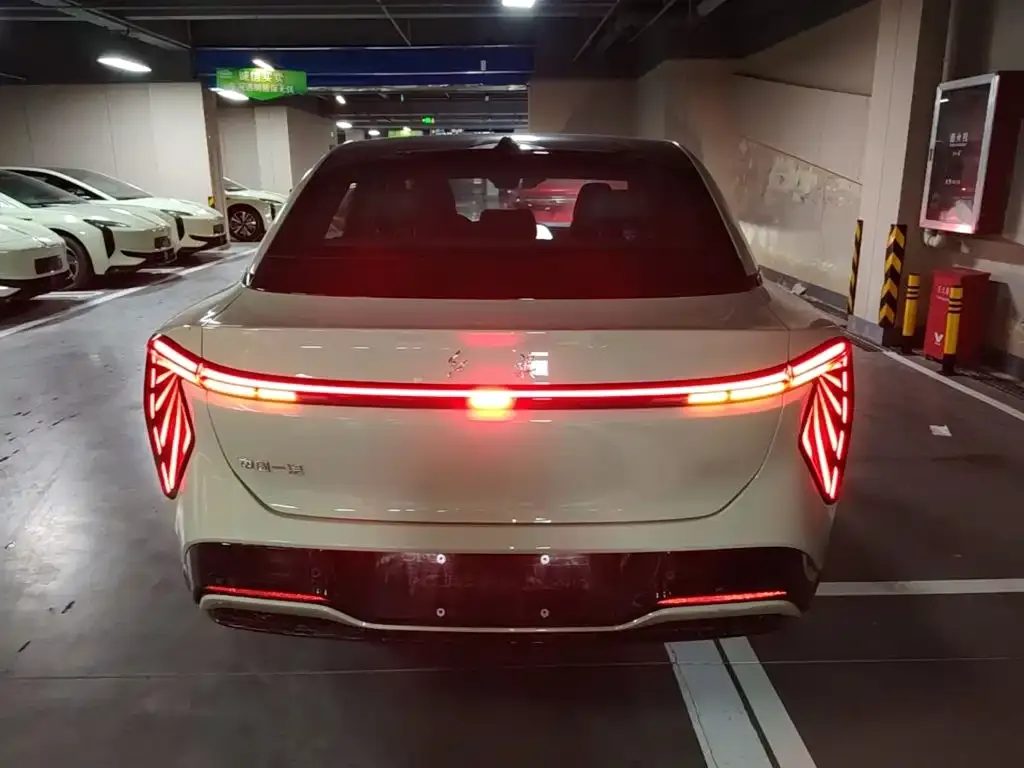 Hongqi EH7 2026 из CN, фото 9