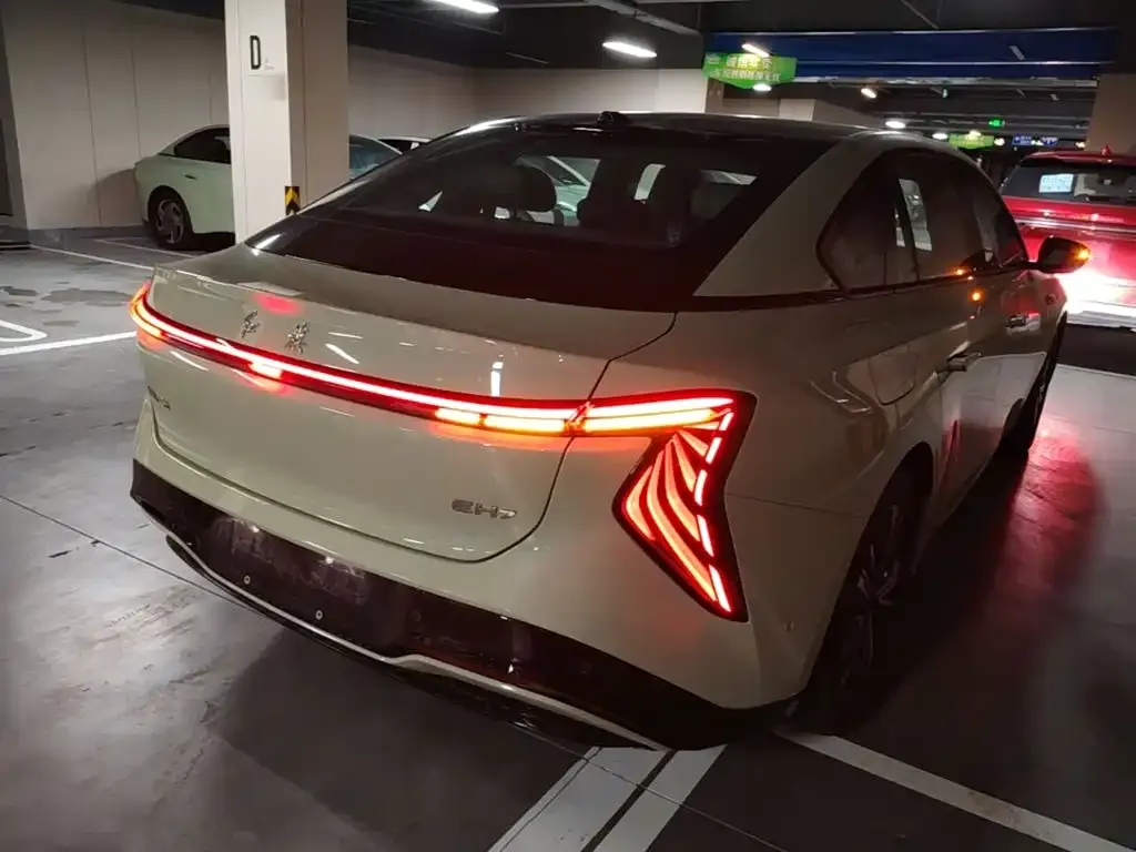 Hongqi EH7 2026 из CN, фото 7