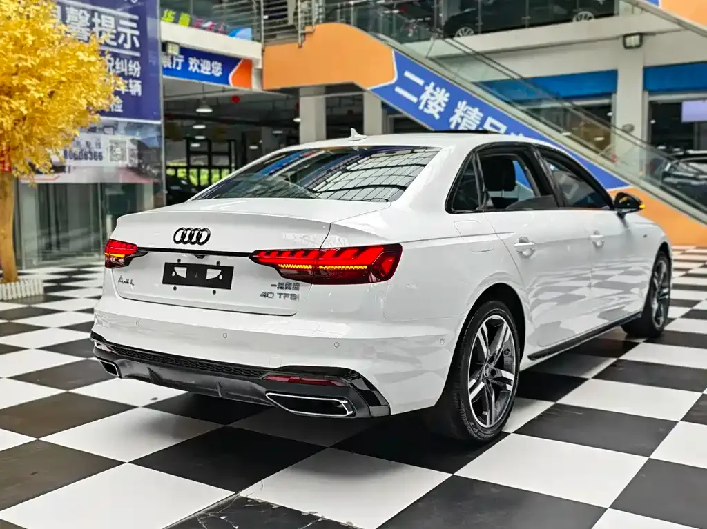 Audi A4L — фото 4