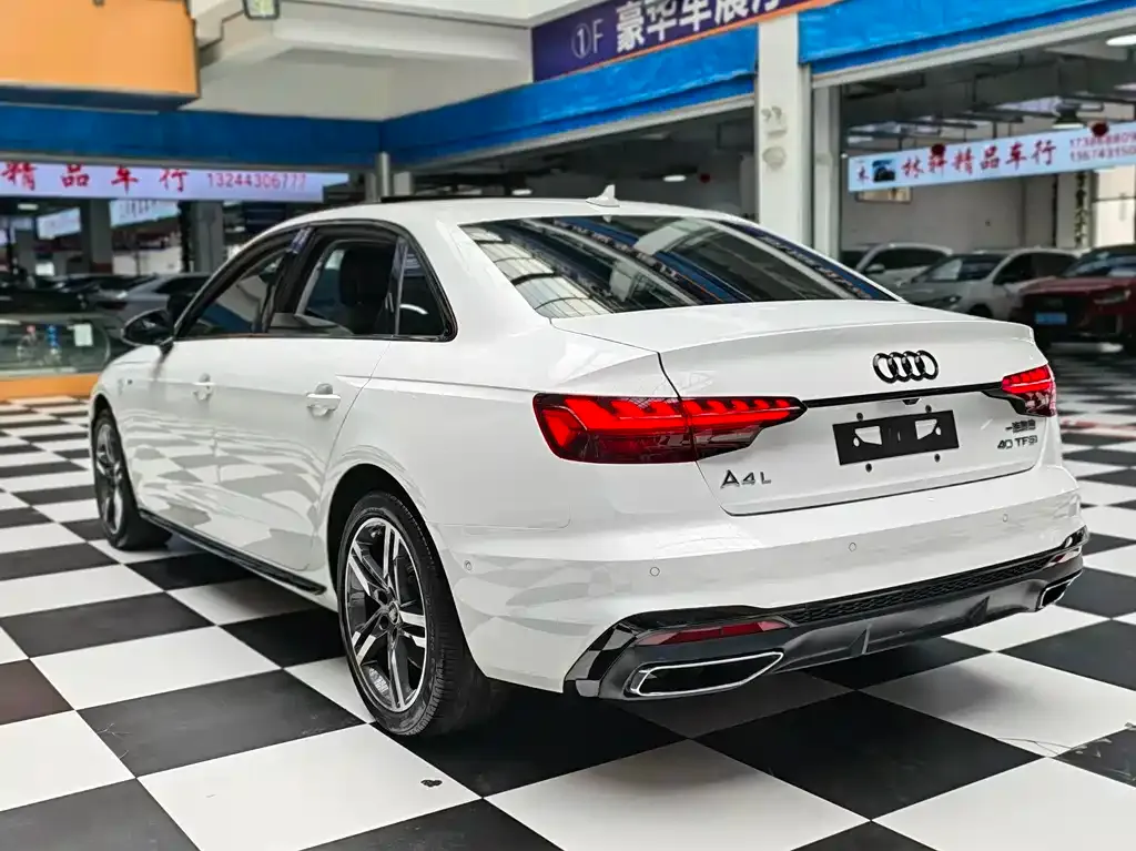 Audi A4L — фото 5