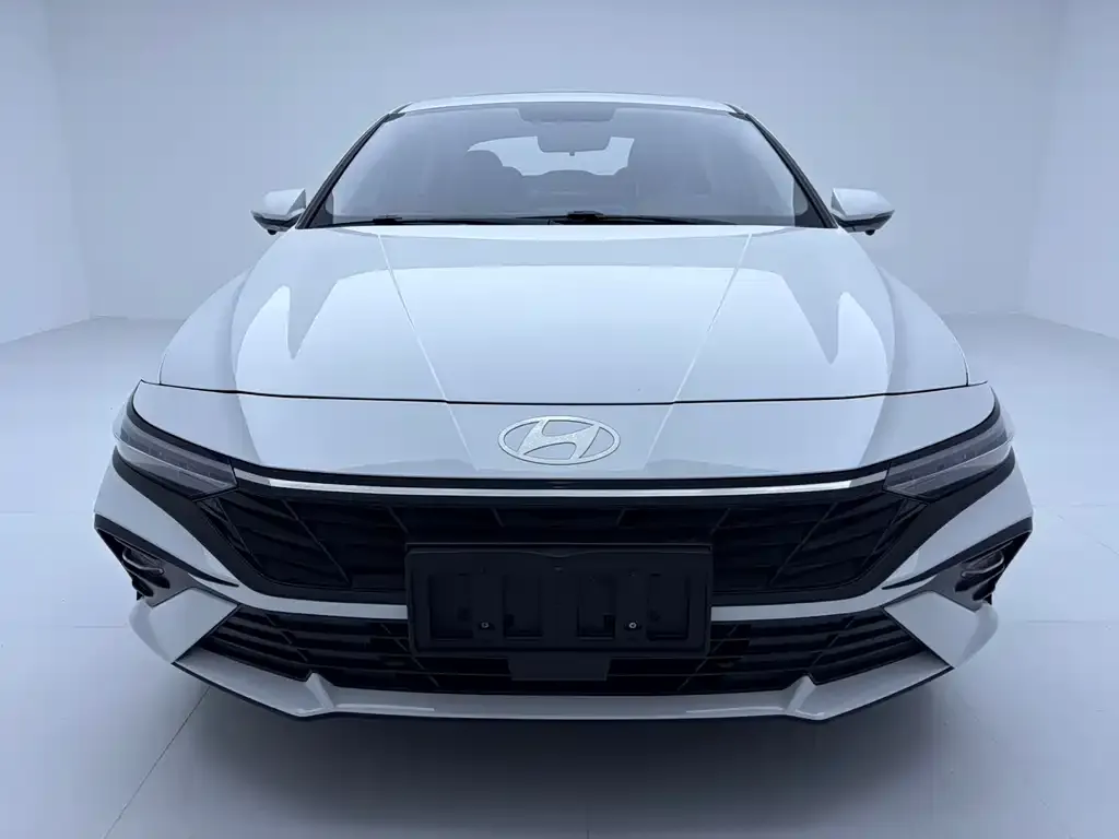Hyundai Elantra — фото 2