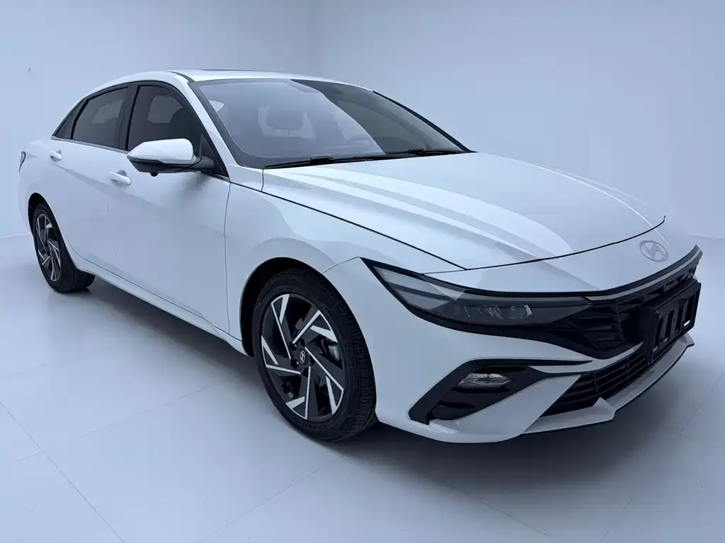 Hyundai Elantra — фото 6