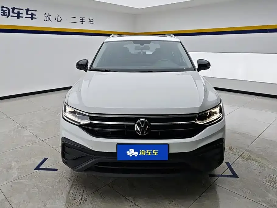 Volkswagen Tiguan L — фото 6