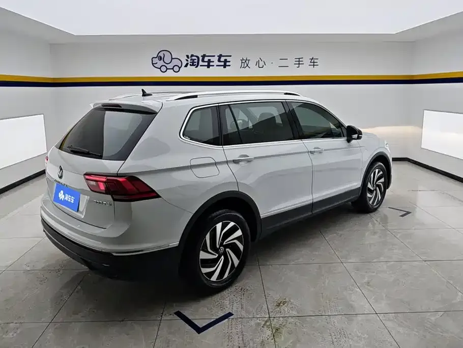 Volkswagen Tiguan L — фото 5