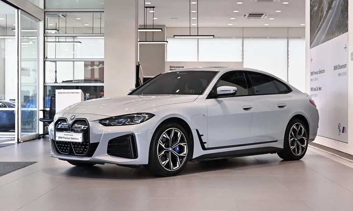 BMW i4
