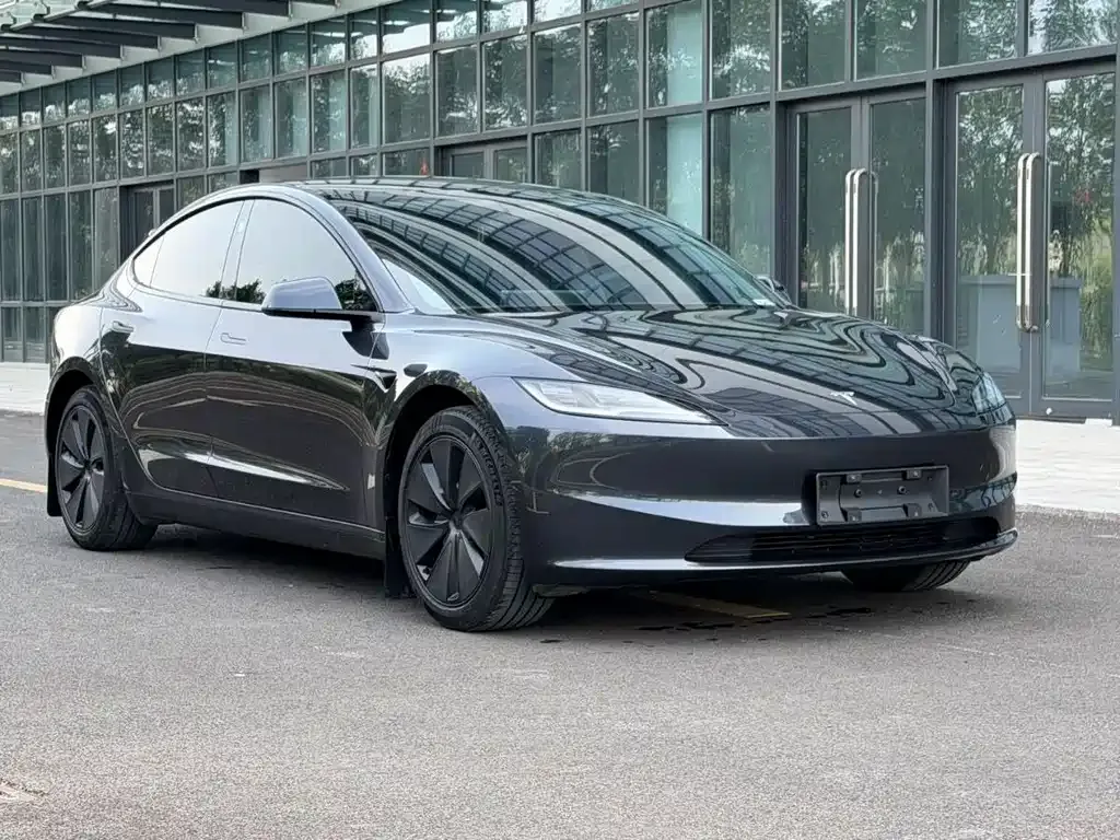 Tesla Model 3 — фото 10
