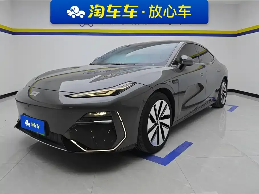 Geely Galaxy E8