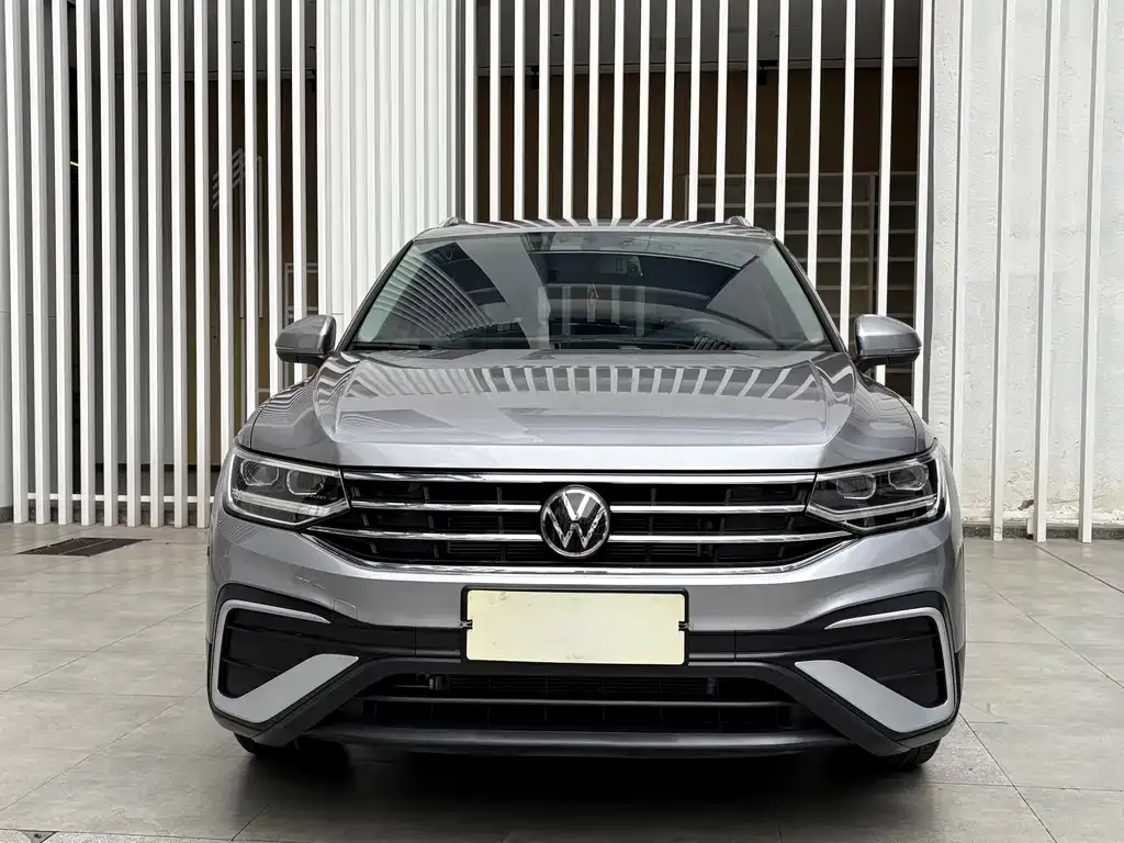 Volkswagen Tiguan L — фото 2