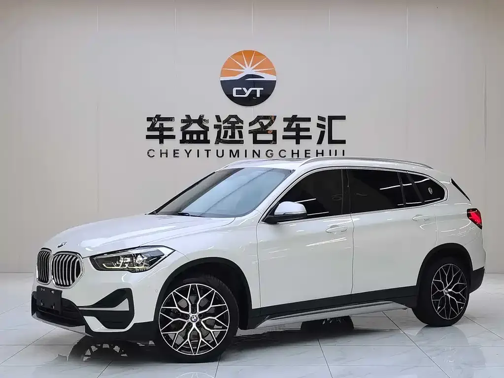 BMW X1 — фото 1