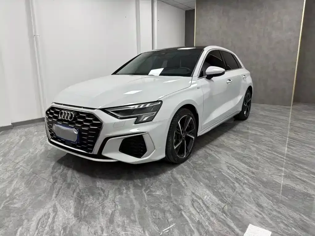 Audi A3 — фото 1
