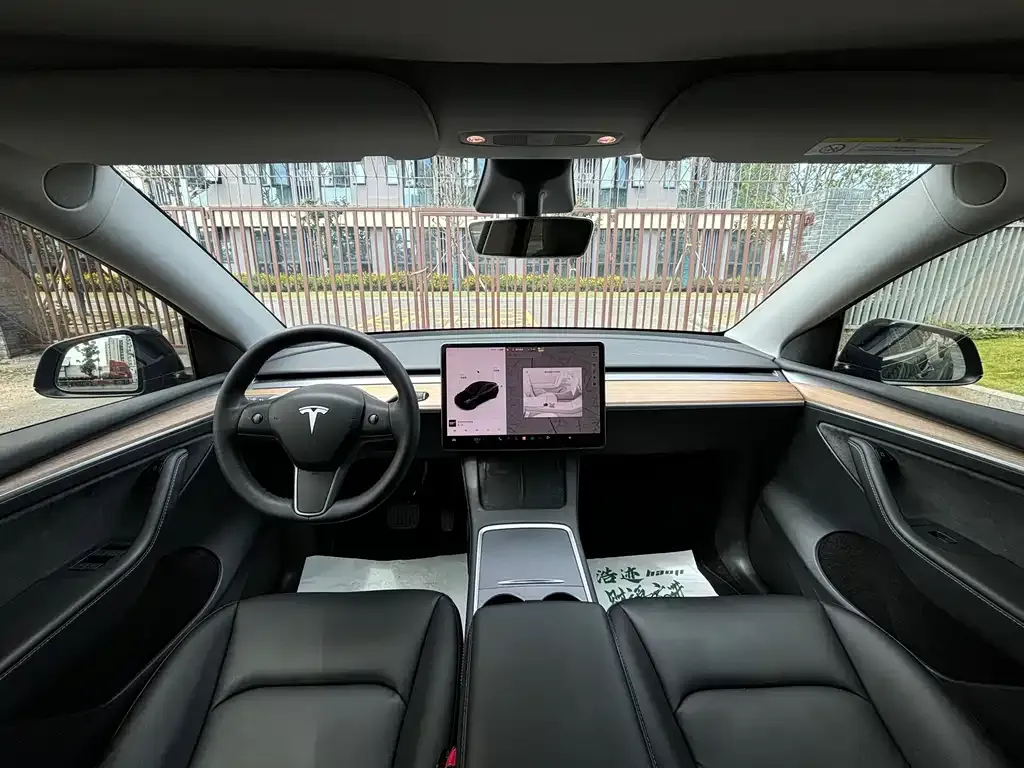 Tesla Model Y — фото 4