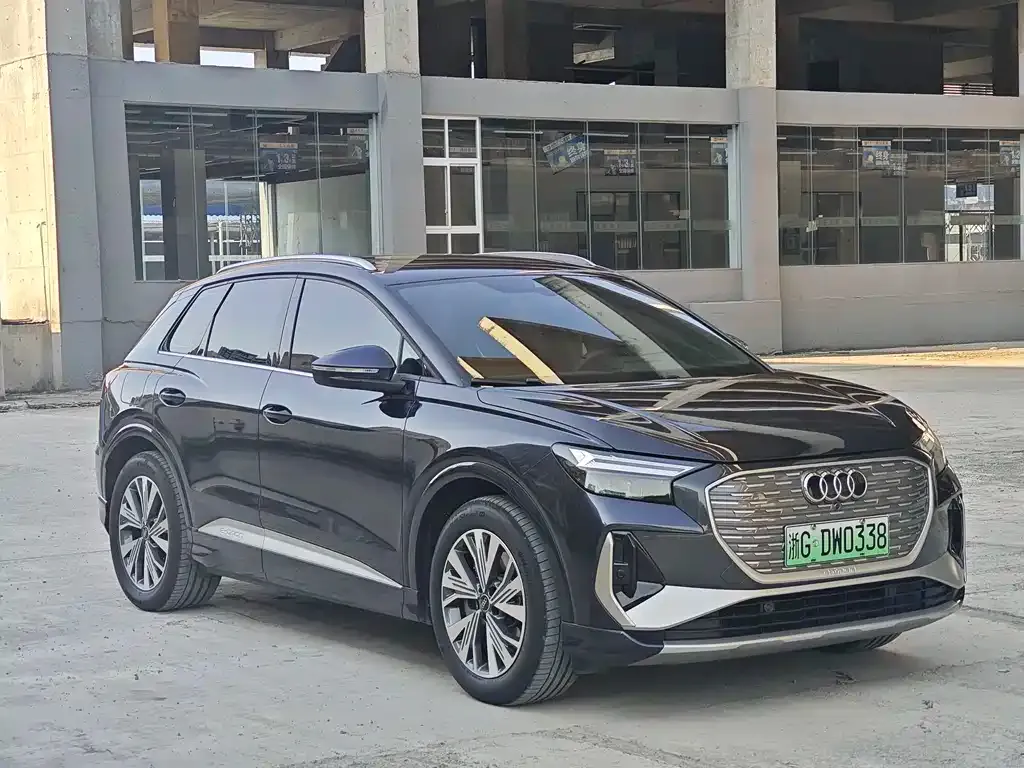 Audi Q4 e-tron — фото 2