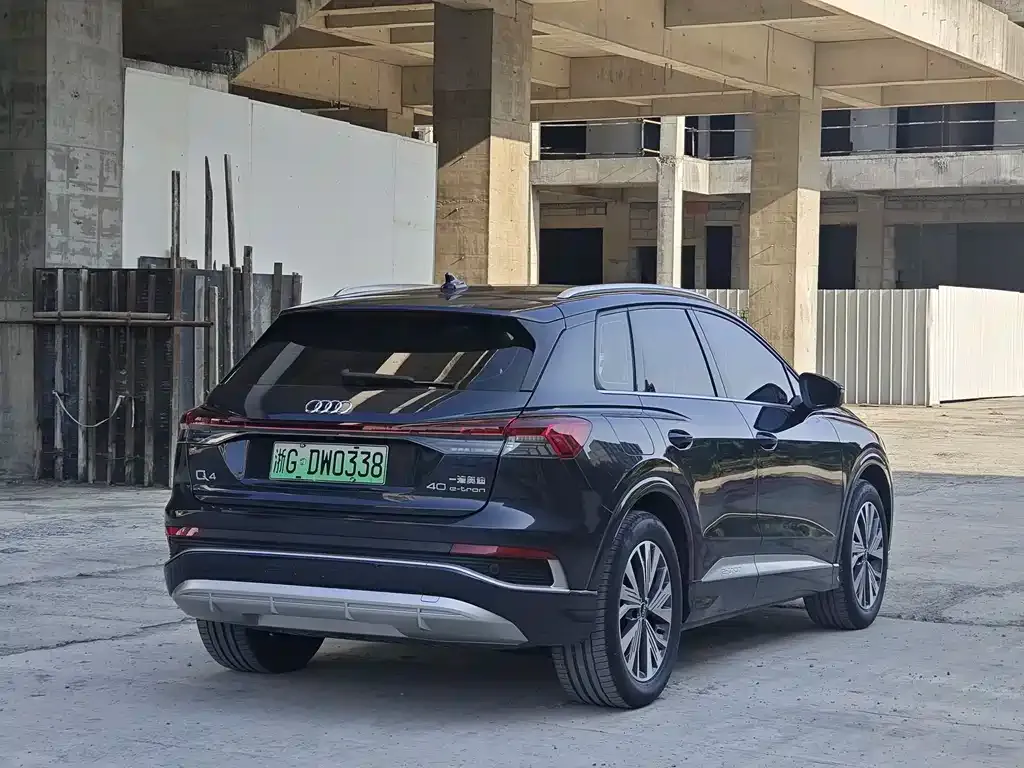 Audi Q4 e-tron — фото 9