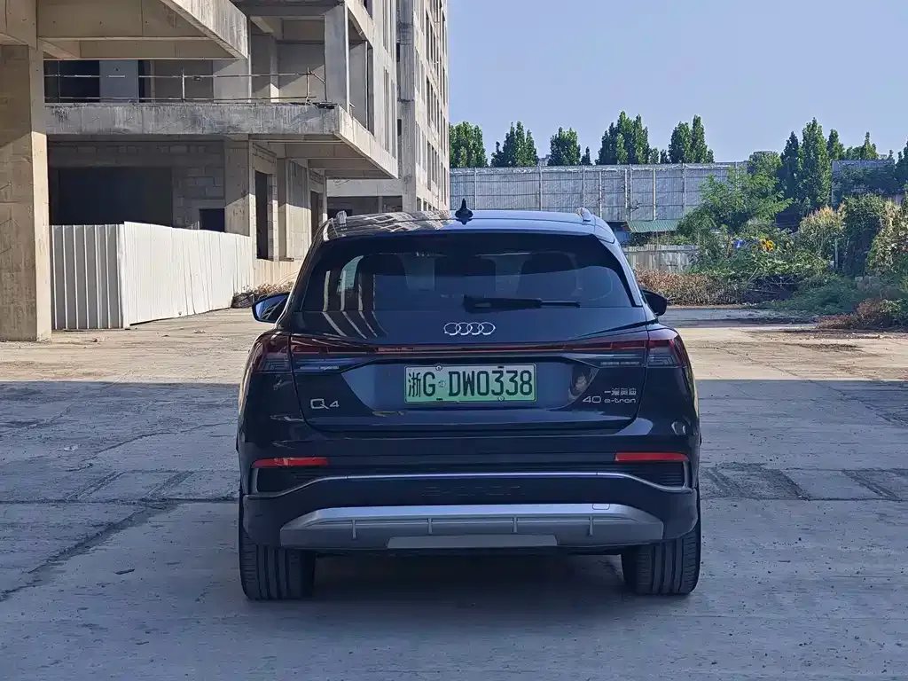Audi Q4 e-tron — фото 6