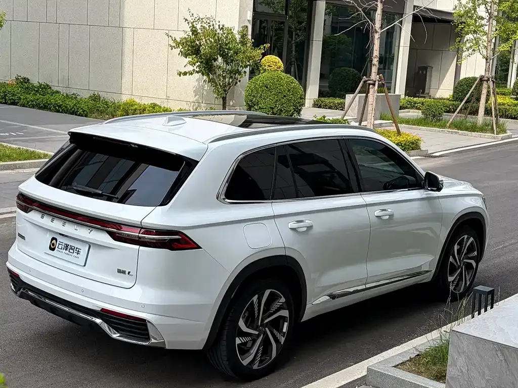 Geely Xingyue L — фото 8