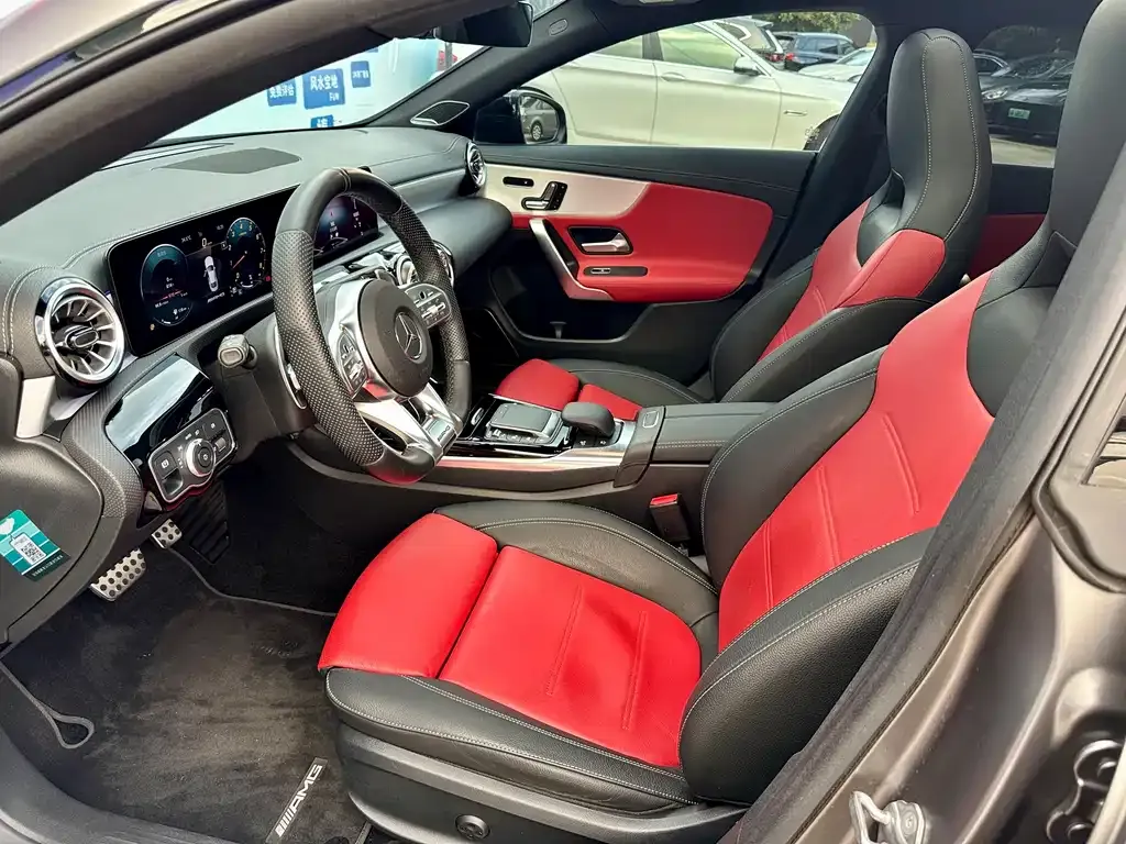 Mercedes-Benz CLA AMG — фото 10