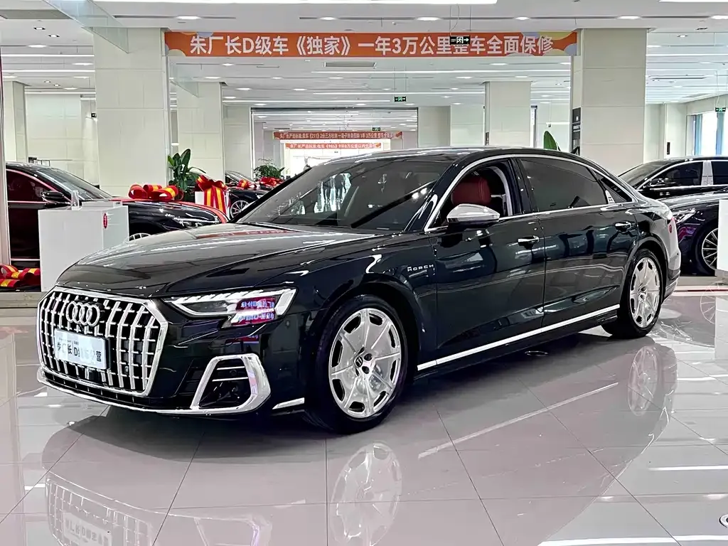 Audi A8 — фото 1