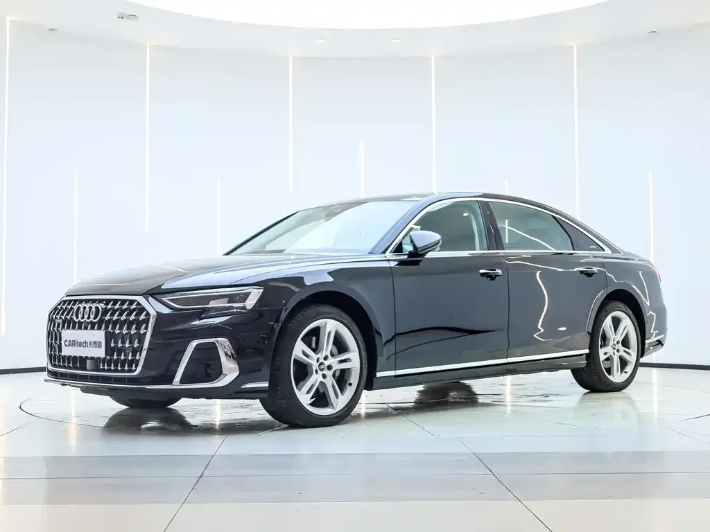 Audi A8 — фото 1