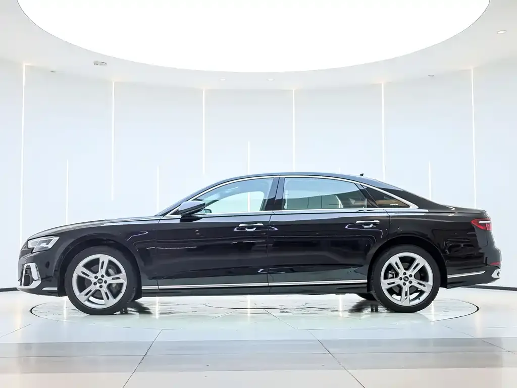 Audi A8 — фото 6