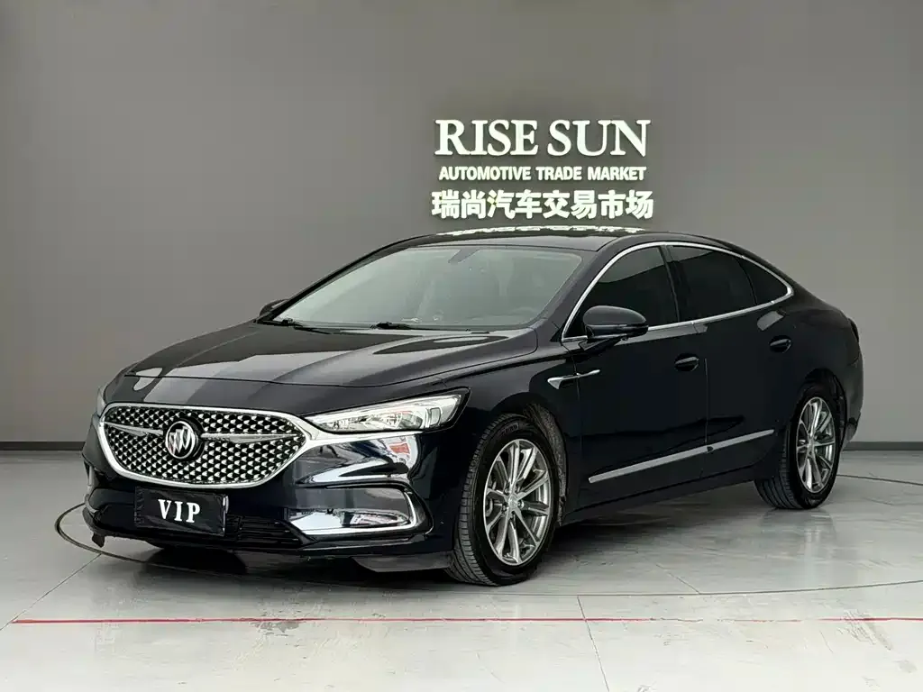 Buick LaCrosse — фото 1