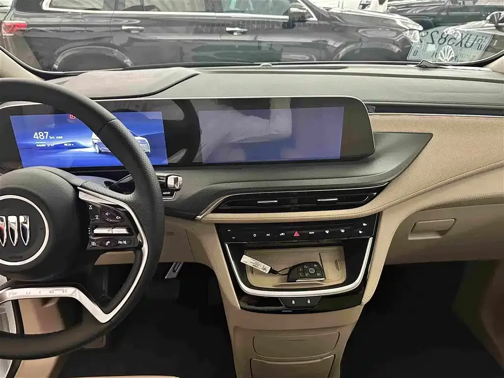 Buick GL8 Hybrid — фото 5