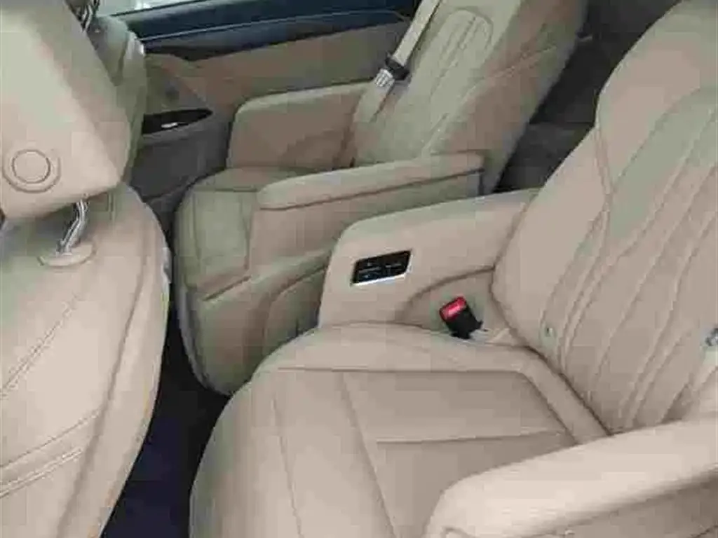 Buick GL8 Hybrid — фото 2