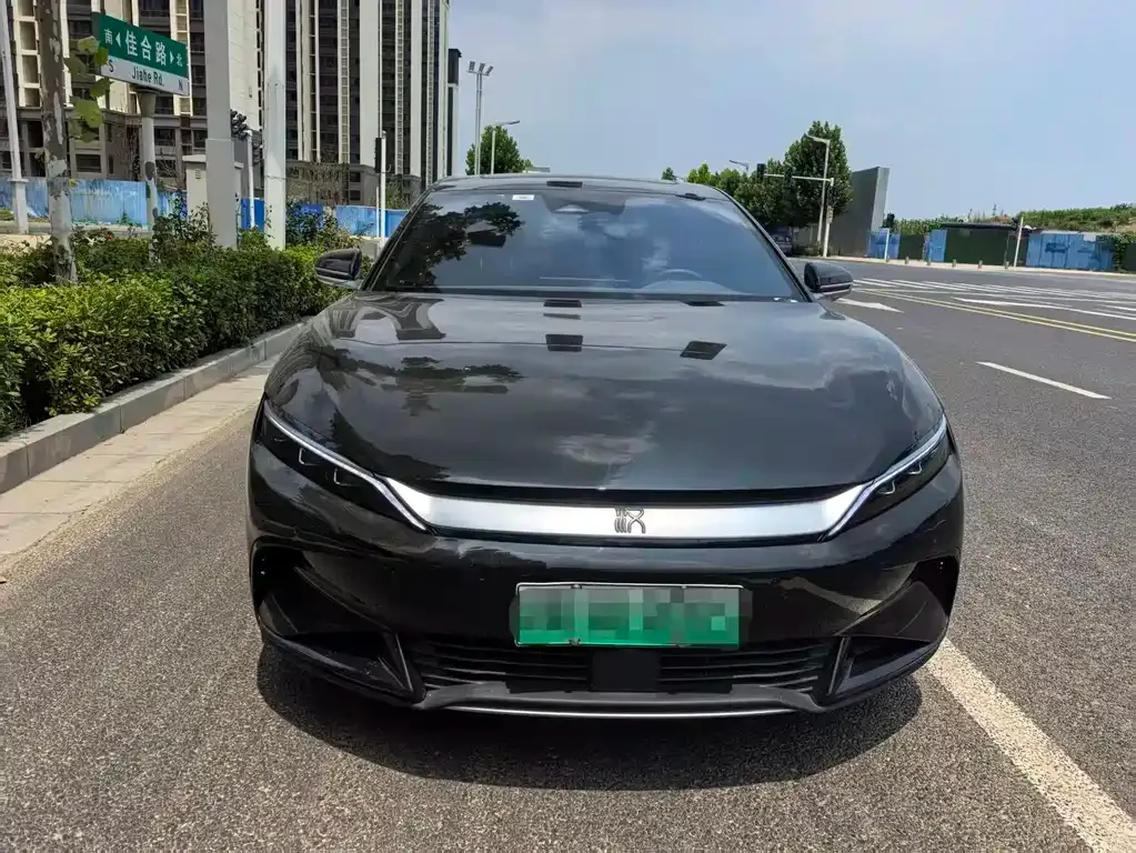 BYD Han — фото 1