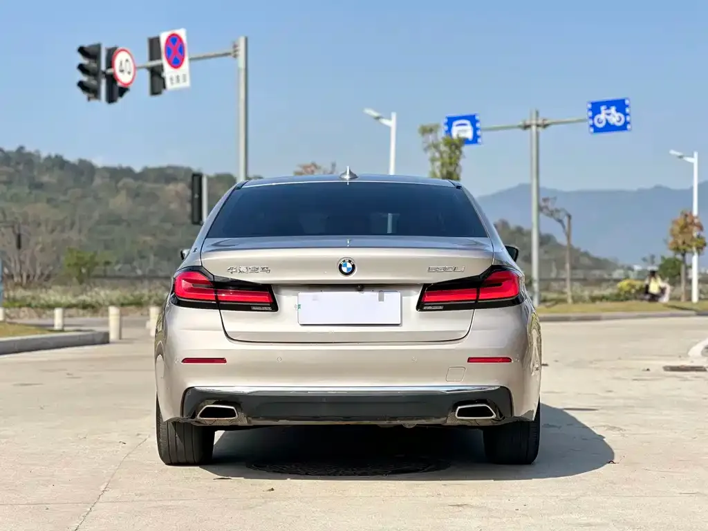 BMW 5 Series — фото 2