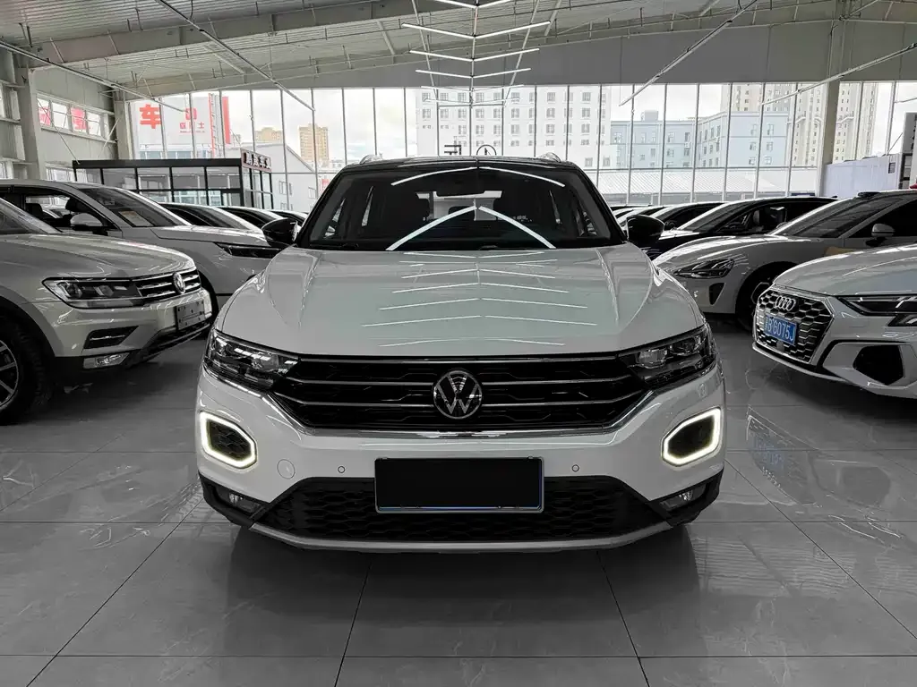 Volkswagen T-Roc — фото 2