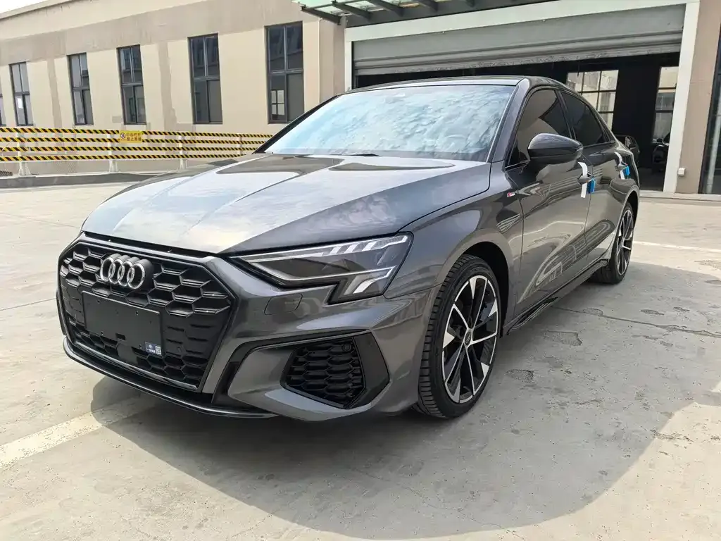 Audi A3 — фото 1