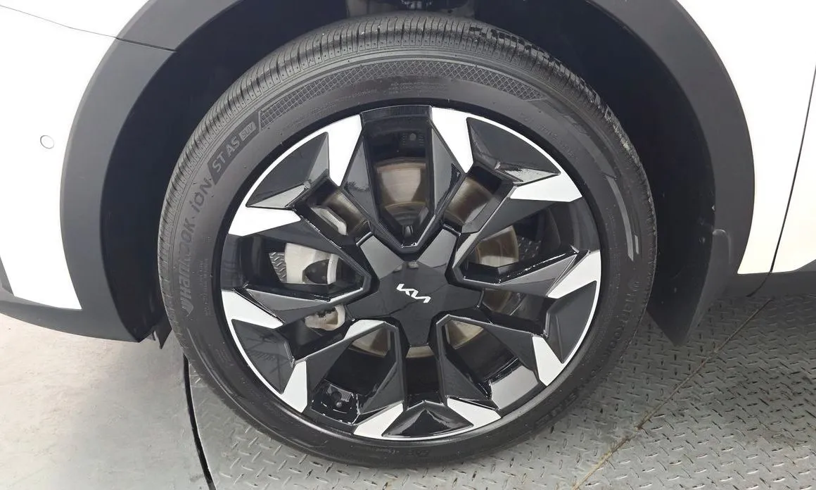 Kia Sorento — фото 6