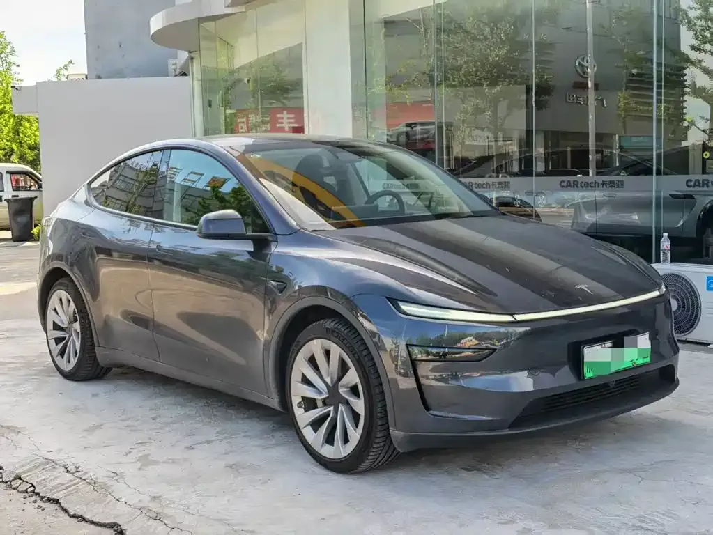 Tesla Model Y — фото 3