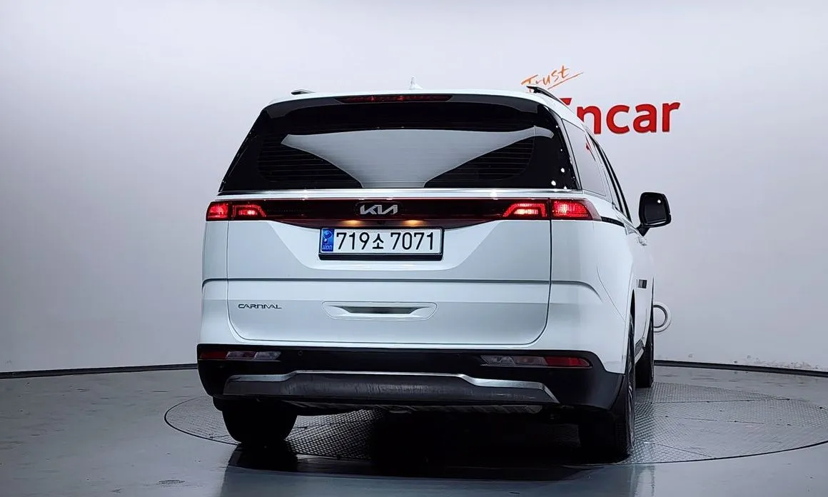 Kia Carnival 2023 из KR, фото 2