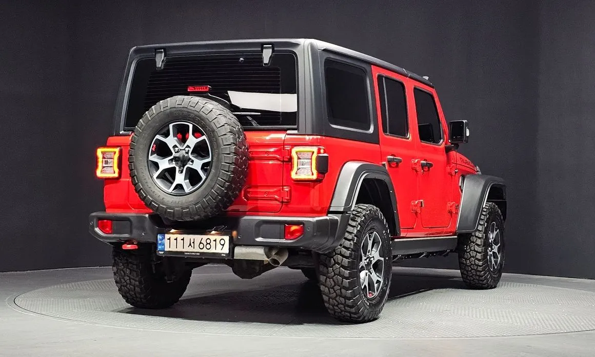 Jeep Wrangler — фото 7