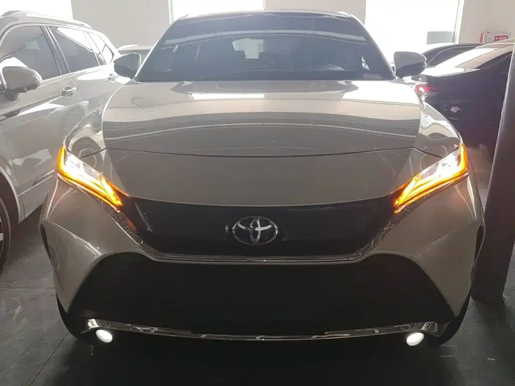 Toyota Harrier — фото 2