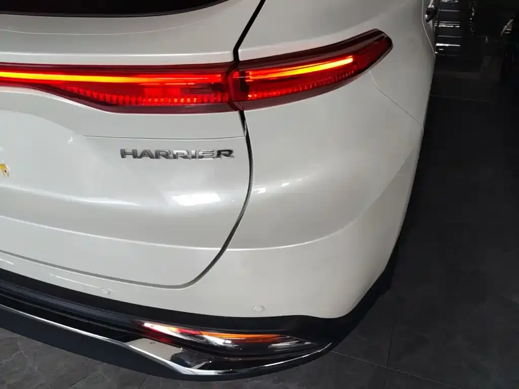 Toyota Harrier — фото 9