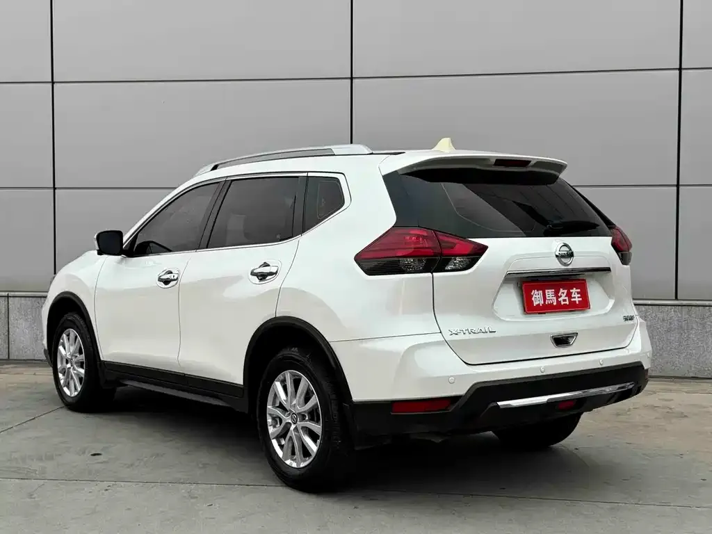 Nissan X-Trail — фото 7