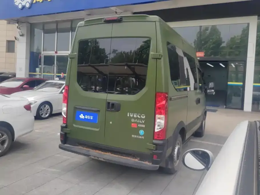 IVECO Ousheng — фото 5