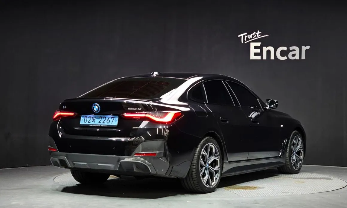 BMW i4 — фото 5
