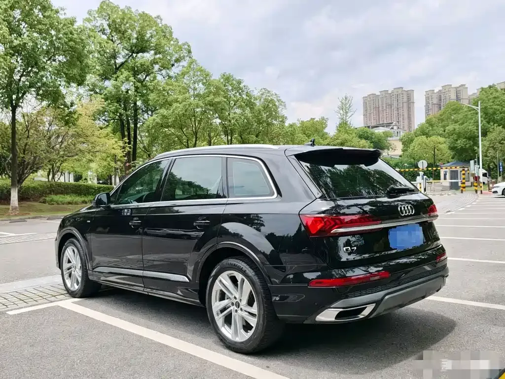 Audi Q7 — фото 5
