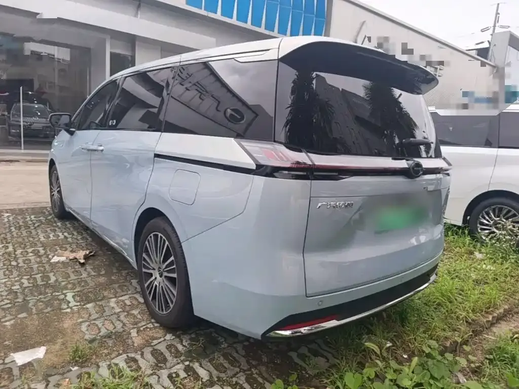 GAC Motor 传祺E8 PHEV — фото 9