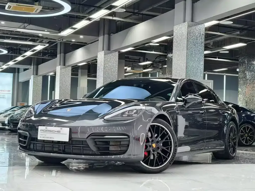 Porsche Panamera — фото 1