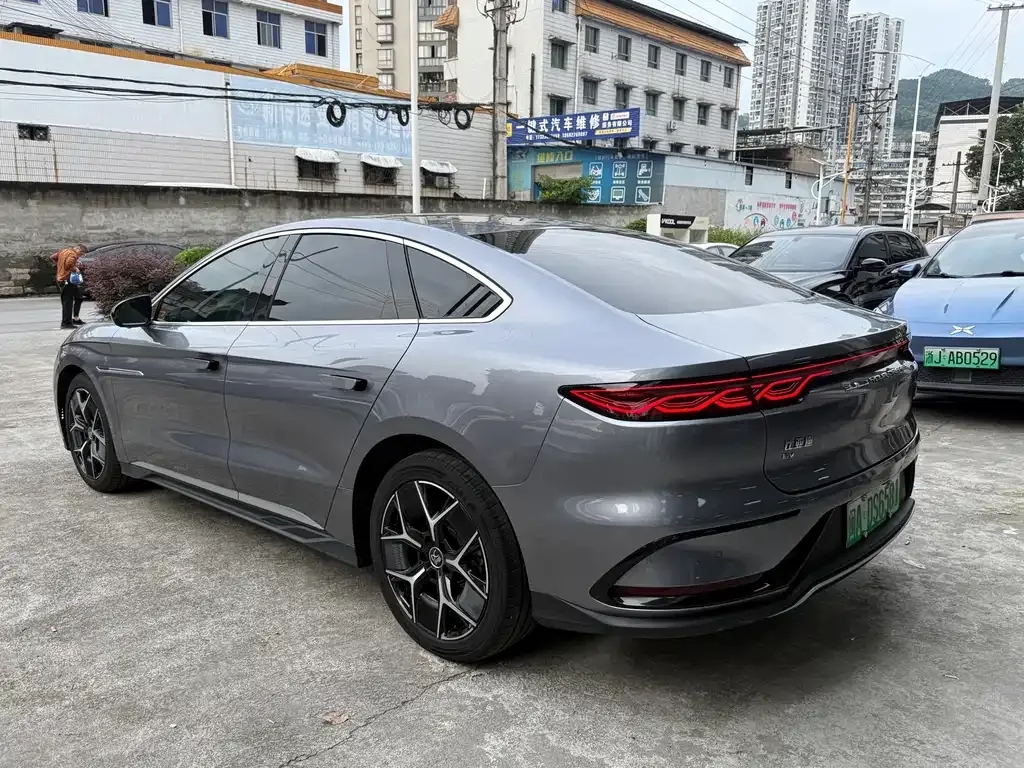 BYD Han — фото 6